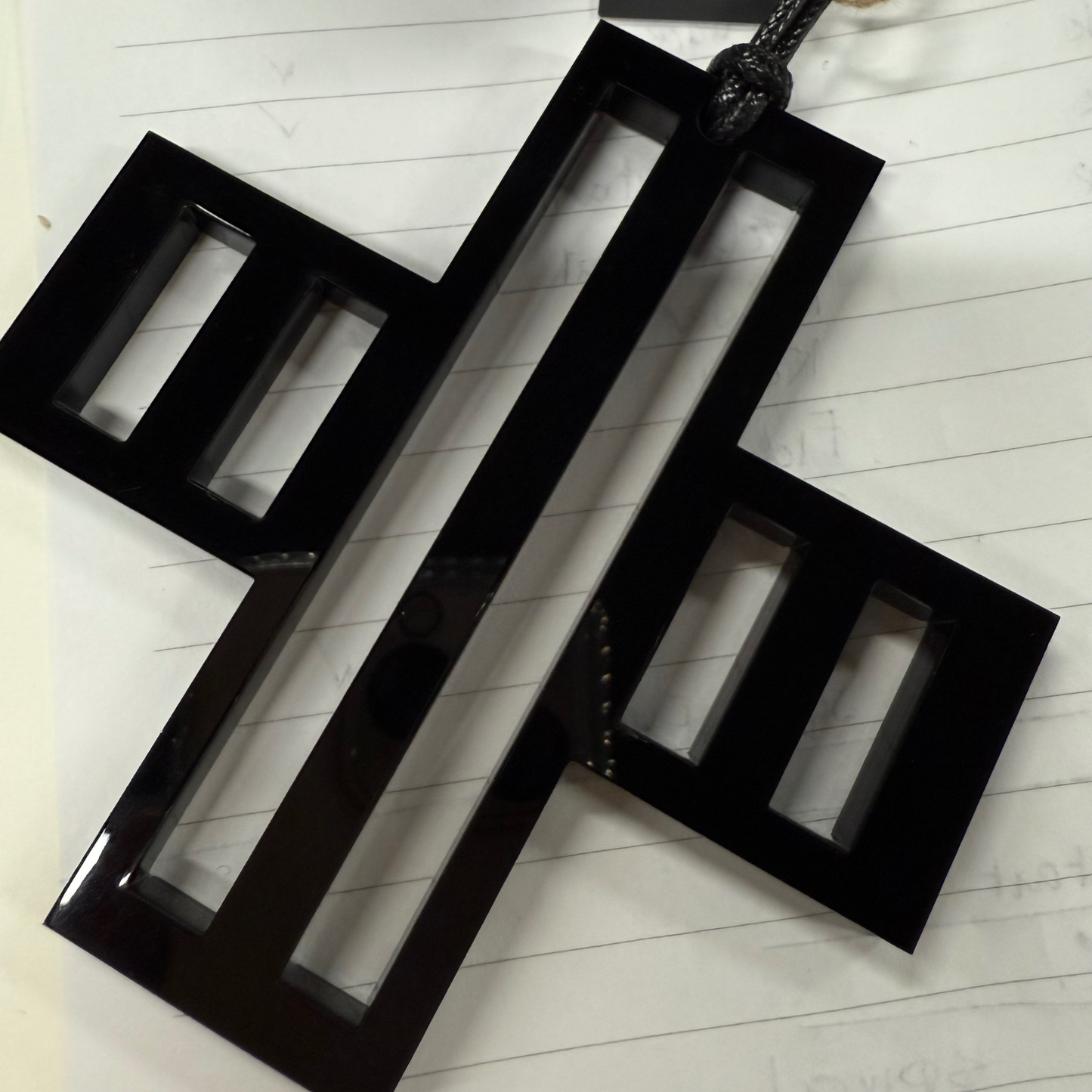 Z39 CROSS CUT OUT NECKLACE